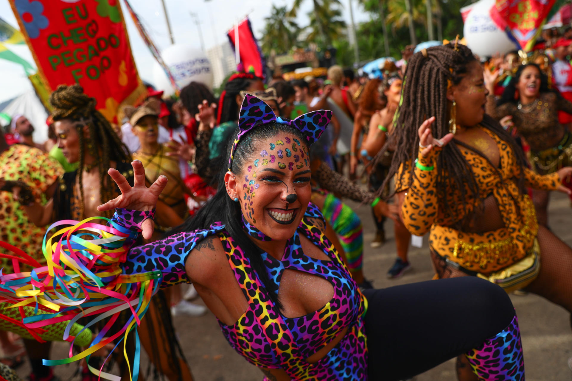 Las Comparsas Callejeras Ponen A Vibrar Nuevamente Al Carnaval De