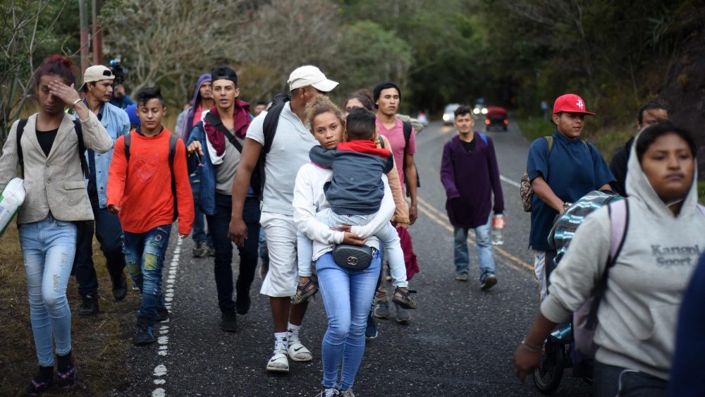 Nueva caravana de hondure os rumbo a EEUU se diluye en Guatemala