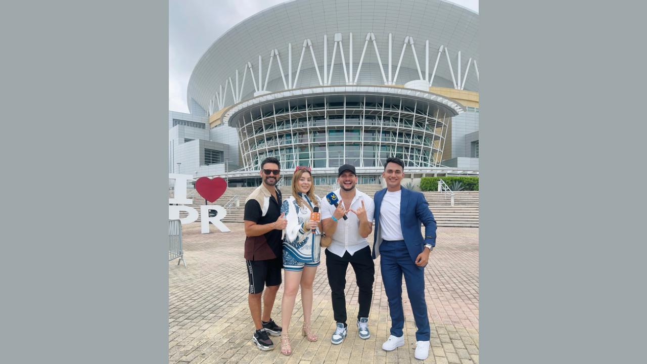 Alejandra Alfaro y Armando Pérez junto a Harry Levy y Jordan Mendoza, presentadores de Venevisión. / Cortesía