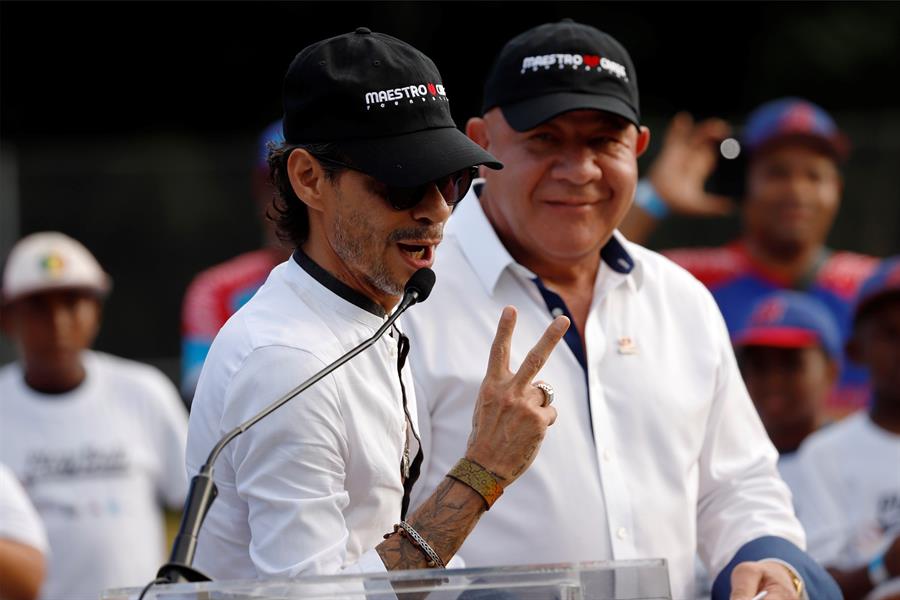 Fotografía de archivo del cantante Marc Anthony y el empresario colombiano Henry Cárdenas. /EFE