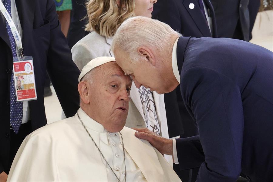 El Papa Francisco y el presidente de los Estados Unidos Joe Biden./ EFE