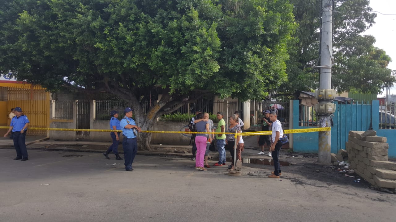 Carlos Lenin García, de 42 años de edad, fue la persona que murió calcinada en su propia vivienda ubicada en el mercado Oriental. Foto Jimmy Romero