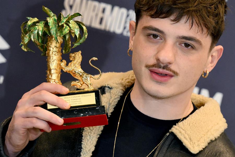 El ganador del Festival de Sanremo, el cantante italiano Olly. /EFE