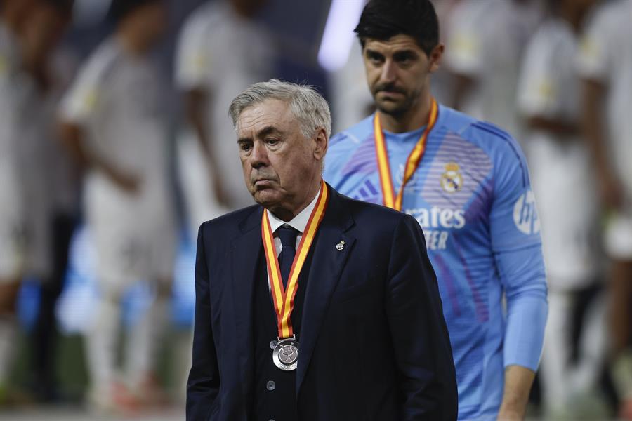 El entrenador del Real Madrid Carlo Ancelotti tras perder la final de la Supercopa de España de fútbol./ EFE